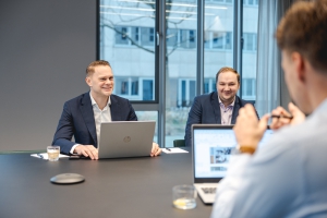 Collega's Nick en Jon van TFH-Holland Group